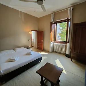  Apartment Large Family Flat - Tram To Center Italy